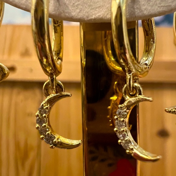 Rubi Set of Gold Plated Earrings with Evil Eye Star - Picture 4 of 5